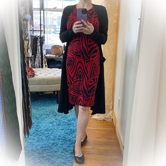 💕Beautiful Red and Black Fine Knit Lularoe Julia Dress💕 - Picture 1 of 9